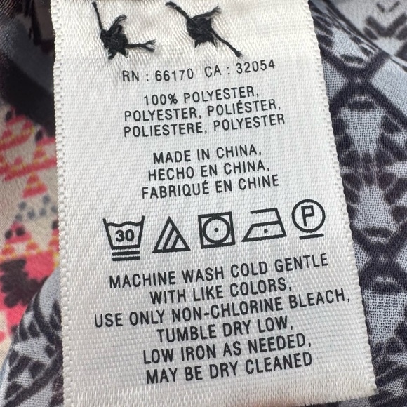 Anthropologie HD in Paris Red and Pink Blouse / 2 / Excellent condition - Picture 16 of 17